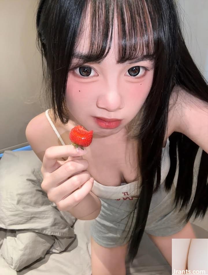 Cô gái siêu nóng bỏng “con nai nhỏ” giải phóng và có một nhân vật quyến rũ ăn mắt (10p)