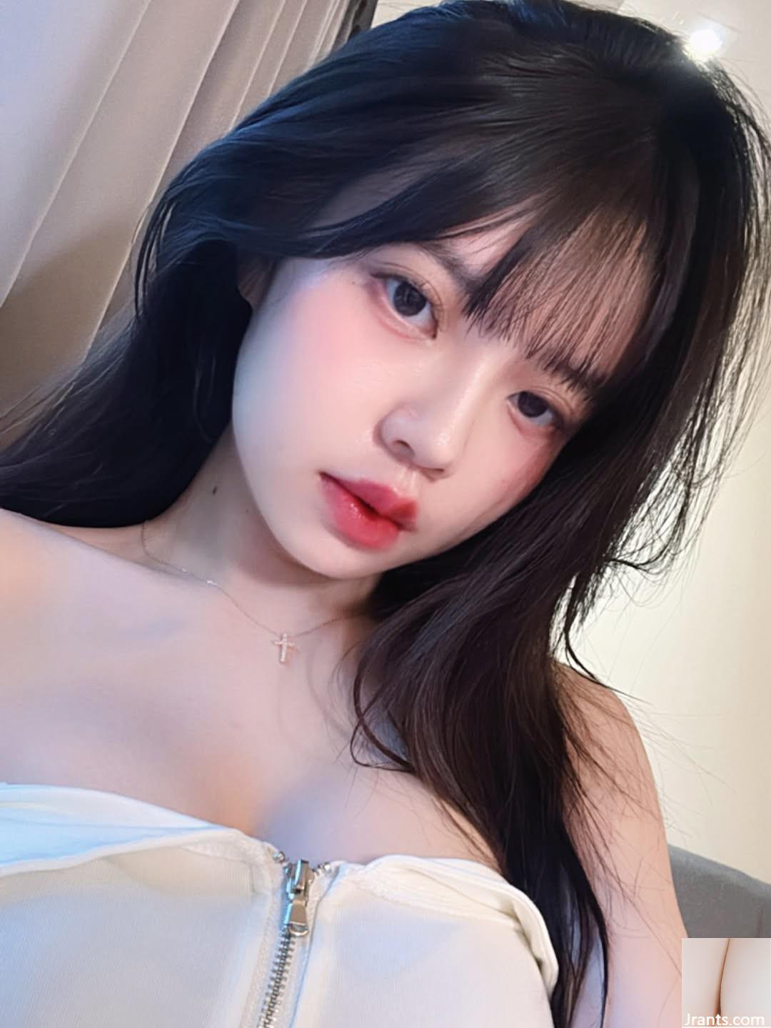 “Huang Yuwen” có một nụ cười ngọt ngào và một rãnh sâu và bộ ngực đẹp (10p) - Ảnh 9