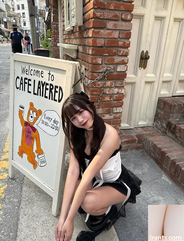 Cô gái xinh đẹp với đôi mắt điện “Học yên tĩnh” - Ảnh 3