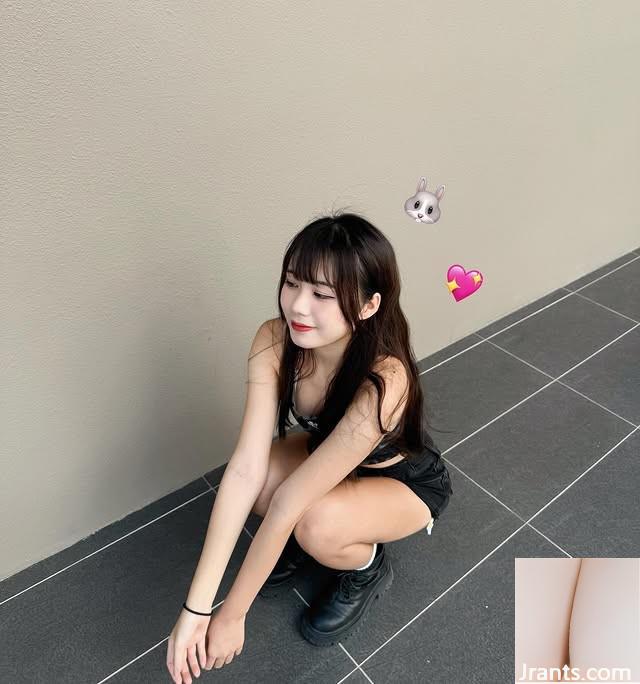 Cô gái xinh đẹp với đôi mắt điện “Học yên tĩnh” - Ảnh 9