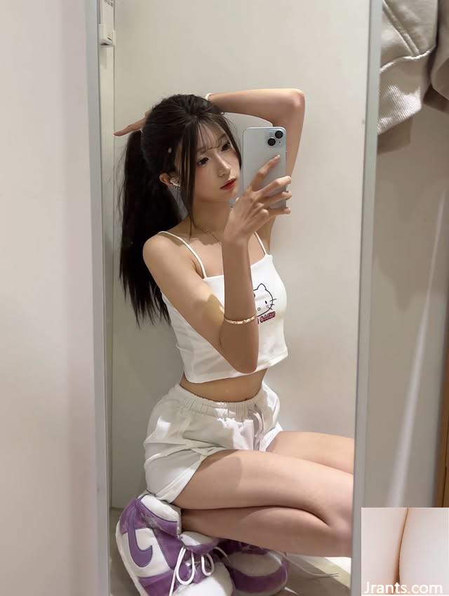 “Winnie” có một đường cong hoàn hảo và rất hấp dẫn (10p)