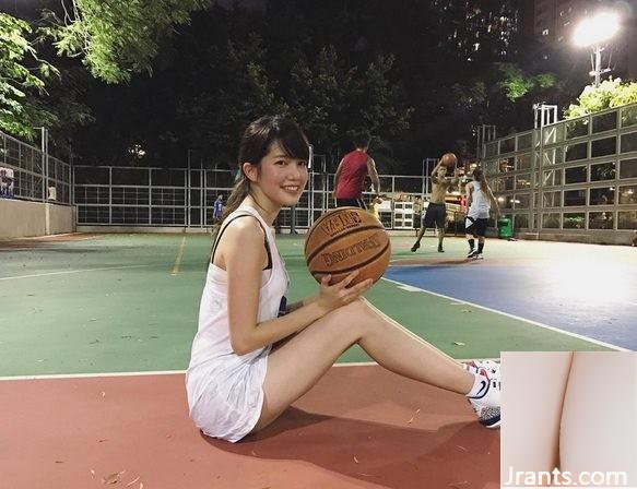 Cô gái ngọt ngào trong môn bóng rổ thích thể thao là một huấn luyện viên rất quyến rũ, tôi muốn chơi bóng rổ! (12p)