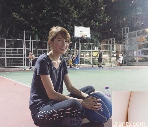 Cô gái ngọt ngào trong môn bóng rổ thích thể thao là một huấn luyện viên rất quyến rũ, tôi muốn chơi bóng rổ! (12p) - Ảnh 3