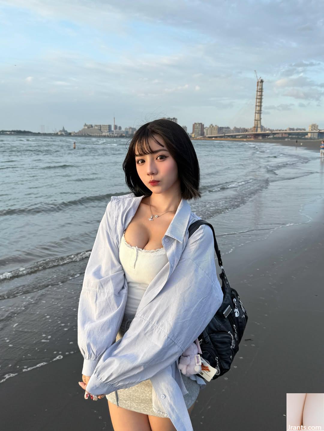 “Xiao Ruo” có dáng người mảnh khảnh nhưng lại có dáng chuẩn … Hương trầm hương nồng nàn (10P) - Ảnh 2