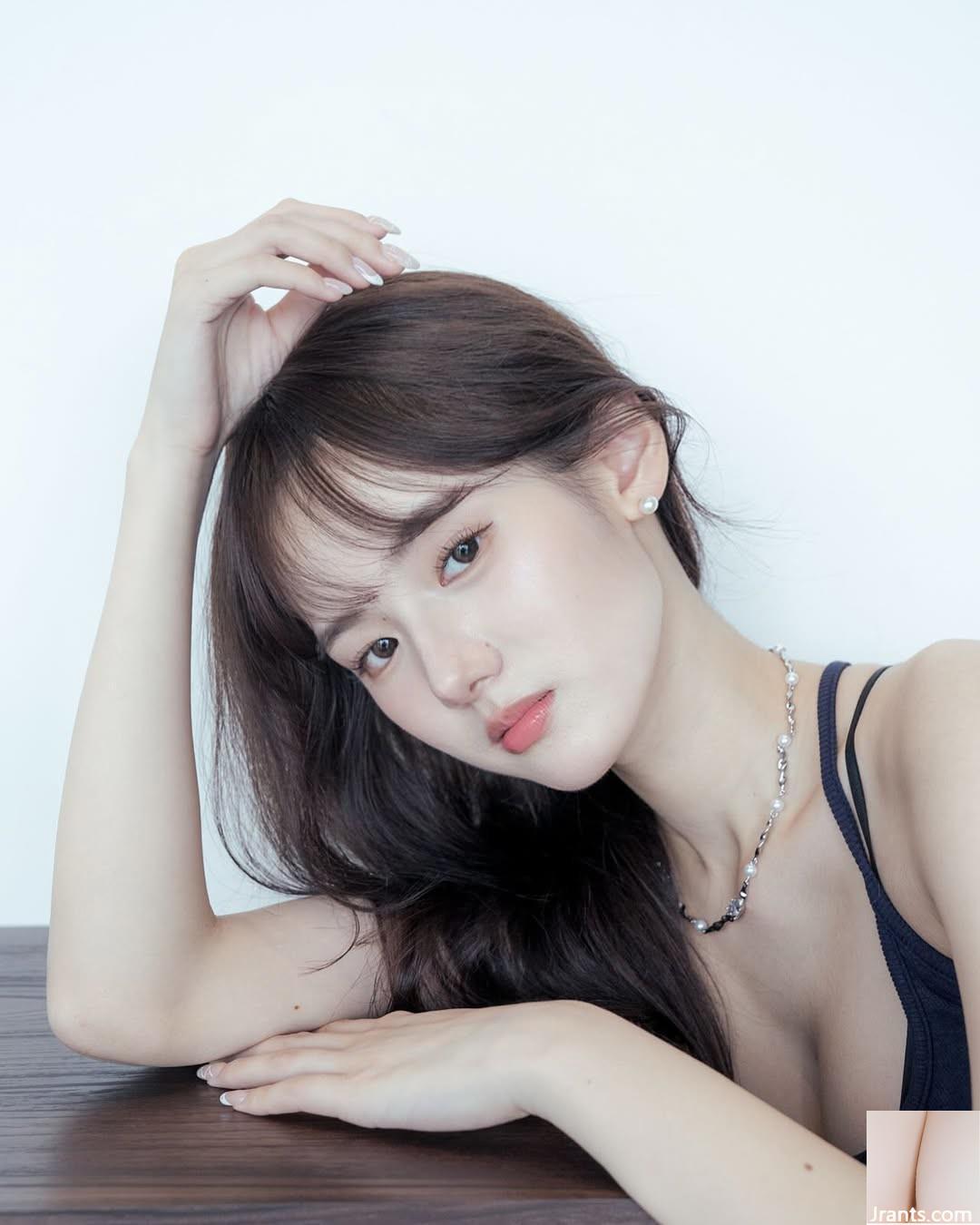 “Yixuan” có khuôn mặt ưa nhìn và nhiều tư thế khó hiểu, về cơ bản là phạm lỗi (10P) - Ảnh 4