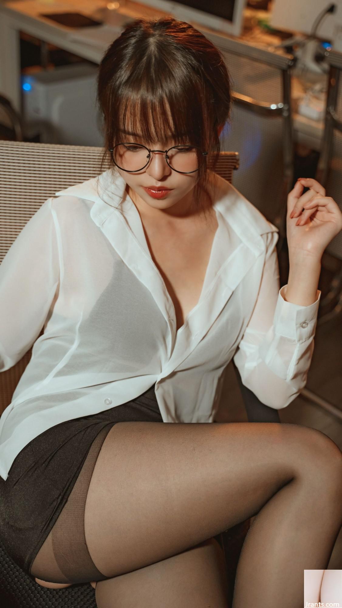 Thỏ Nana có hương vị dâu tây “Office ol · Giáo viên mong muốn” (42p) - Ảnh 14