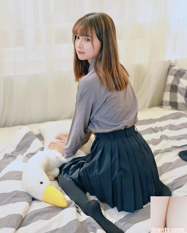 Cô gái bên cạnh “Jierong” đôi mắt to đầy điện (10p - Ảnh 2