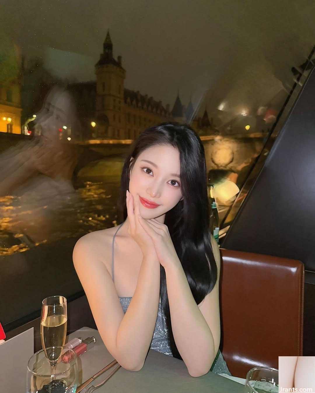 Cô gái xinh đẹp với đôi mắt to “Cai Ruixue” có rãnh sâu trên ngực và bộ ngực to đến mức sắp tràn ra ngoài (10P) - Ảnh 10