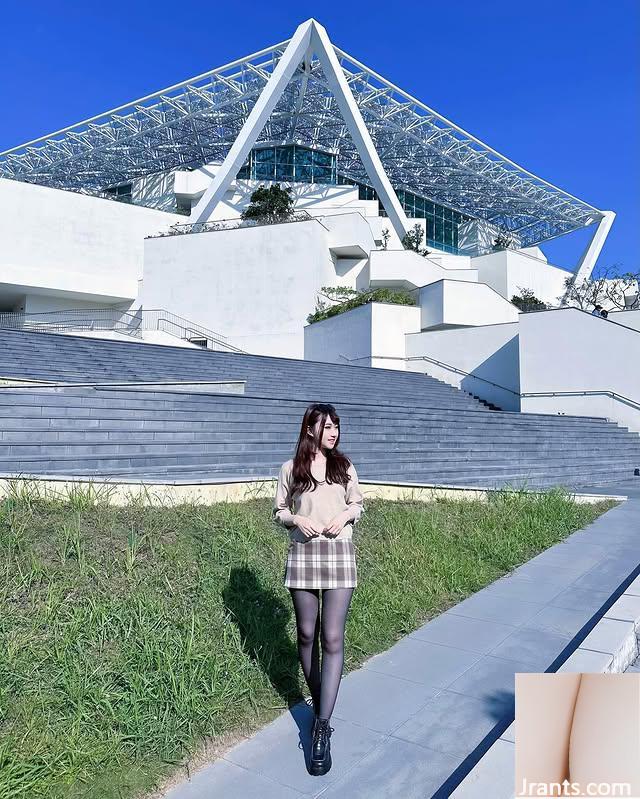 Nữ thần khí chất “Emily” có một nụ cười ngọt ngào khiến răng của cô ấy suy đồi (11p) - Ảnh 3