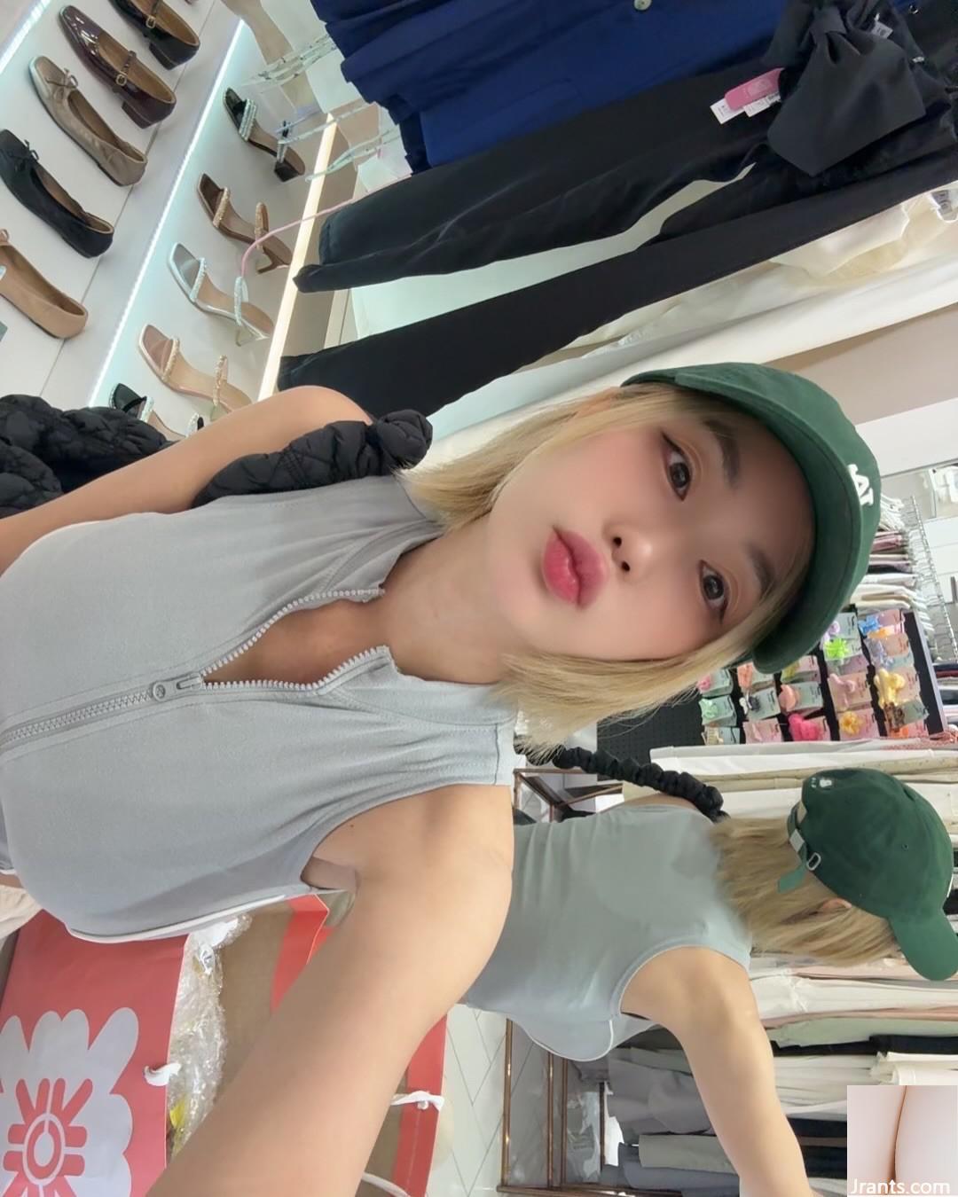 Cô gái tóc vàng “Mewbd” có một cơ thể nóng bỏng đang phình ra phía trước và nghiêng về phía sau (11p) - Ảnh 3