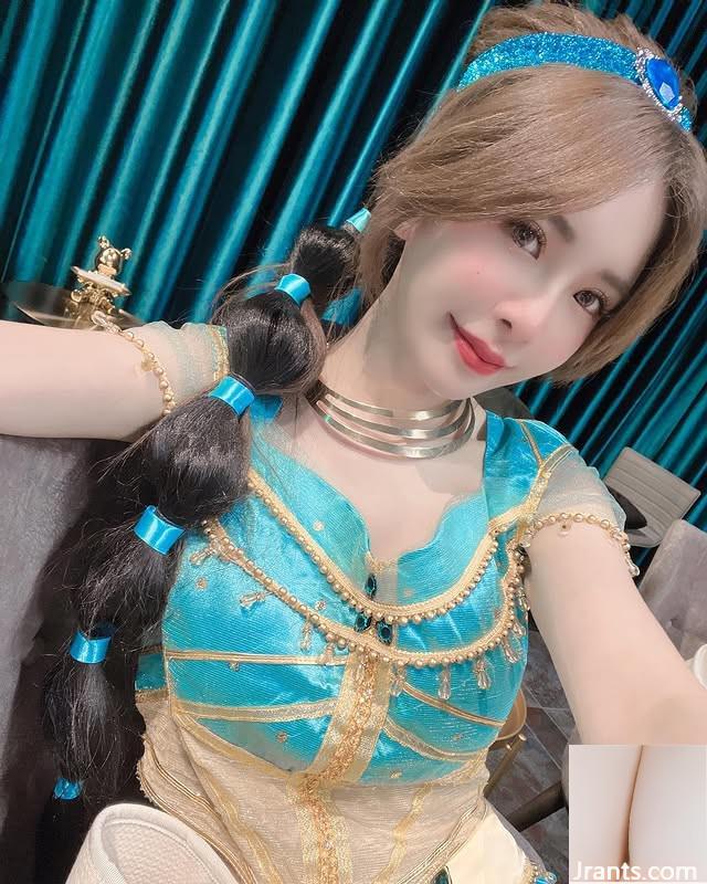 Devil Little Devil “Katie Xuan” có hình dạng vú đầy đặn rất bắt mắt (10p) - Ảnh 9