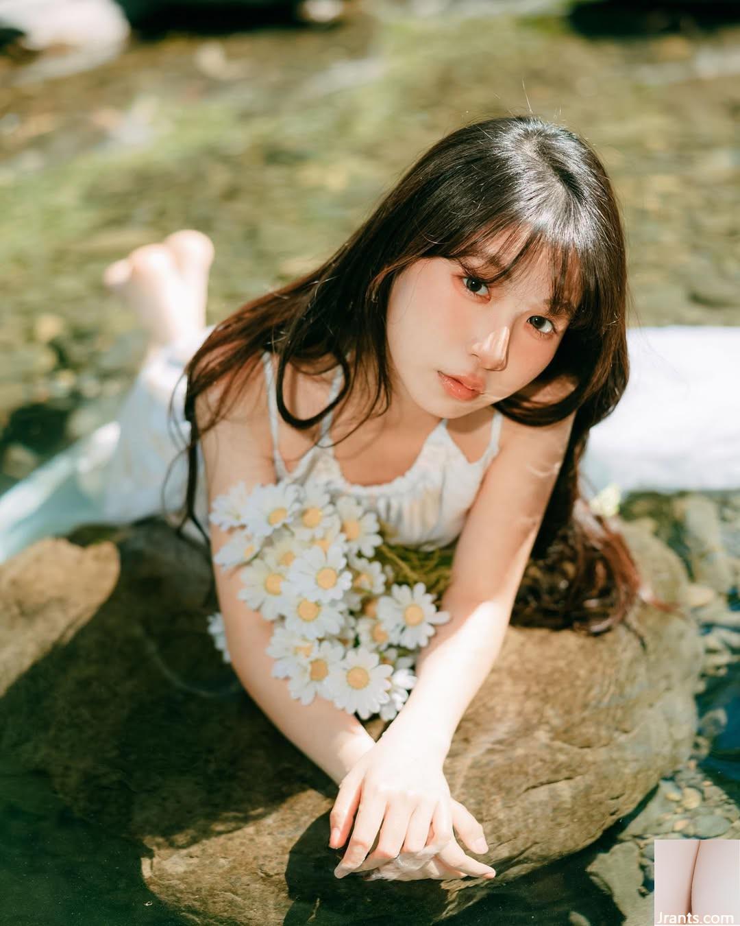 Khuôn mặt ngọt ngào của “Minyi” thật lộng lẫy và quyến rũ! Tràn đầy yêu thương(10P)