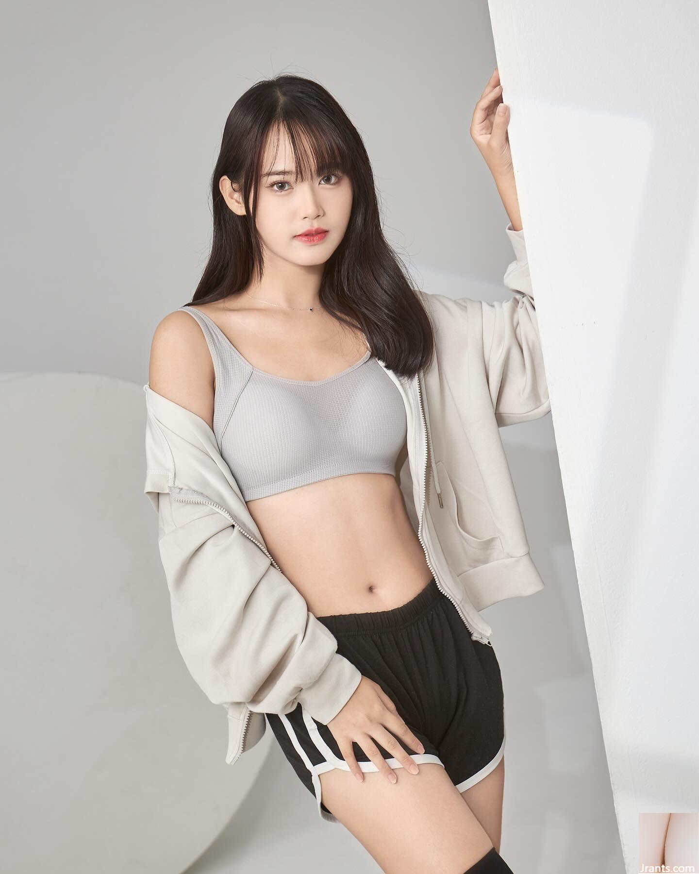 Cô gái nóng bỏng “Tea đen Ice_Chat Tea” Sexy và giải phóng Tầm nhìn gây sốc (10p) - Ảnh 4