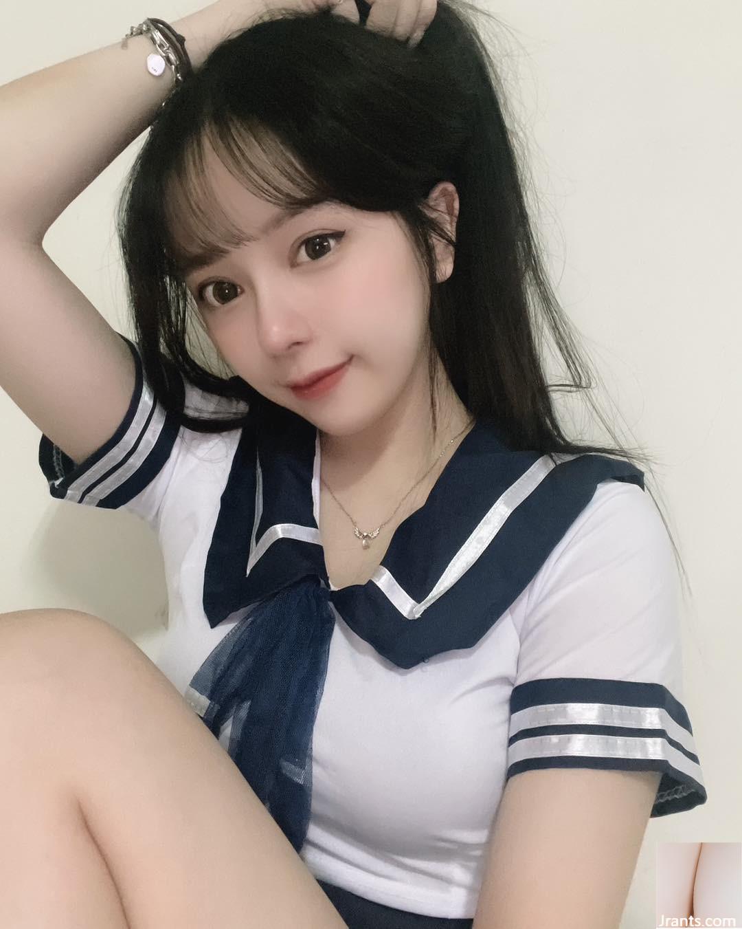 Cô gái nóng tính “Lin Han” có một vòng eo mỏng và một bộ ngực lớn, rất hấp dẫn (10p)