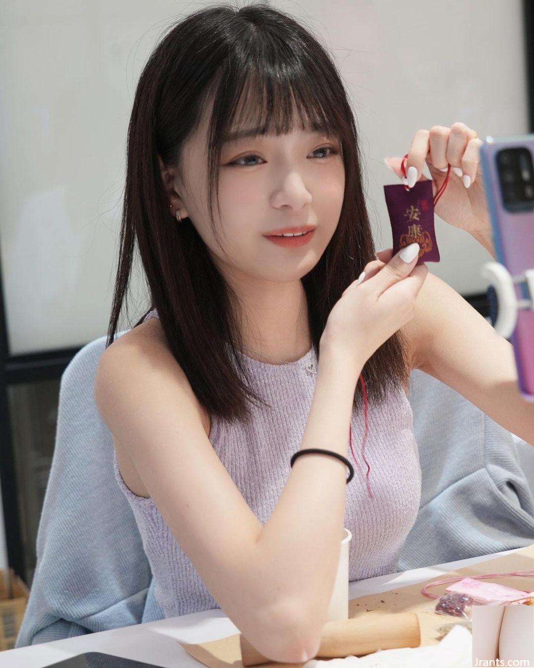 Con ngựa nhỏ gợi cảm “Yuanyuan” chinh phục những giọt nước của đàn ông và bộ ngực dịu dàng cực kỳ hấp dẫn (10p) - Ảnh 7