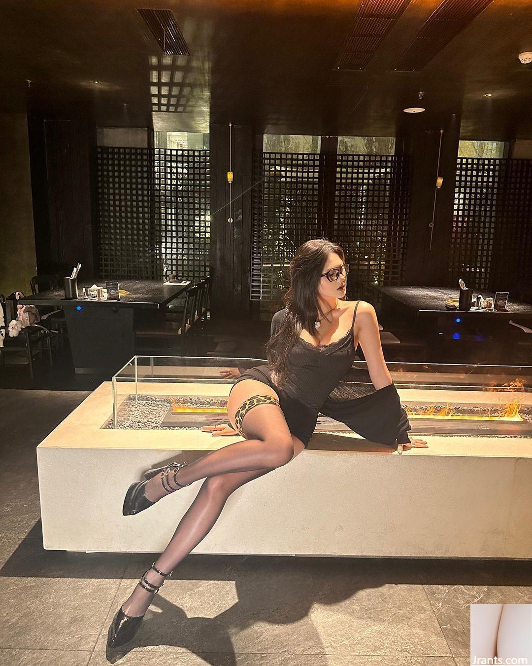 Cơ thể nóng mở và cho thấy cơ thể nóng bỏng quyến rũ của “Qiqi” (10p) - Ảnh 3