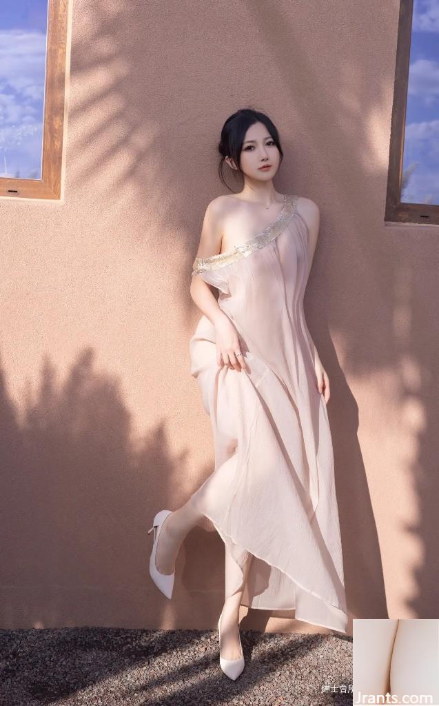 Caviar Fish Strap Boobs Woman (101P)