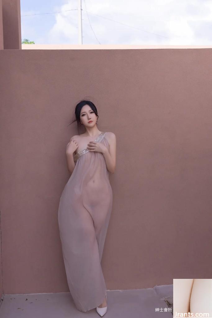 Caviar Fish Strap Boobs Woman (101P) - Ảnh 2