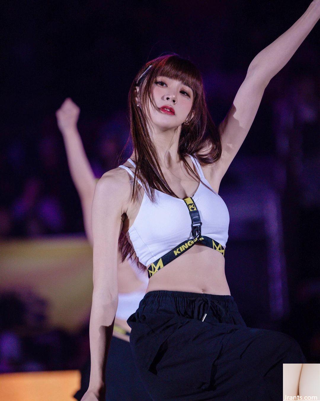 “Qianyu” Cô gái xinh đẹp đầy những quả bóng đầy đặn và đôi không thể ngăn được bộ ngực của mình (10p) - Ảnh 5