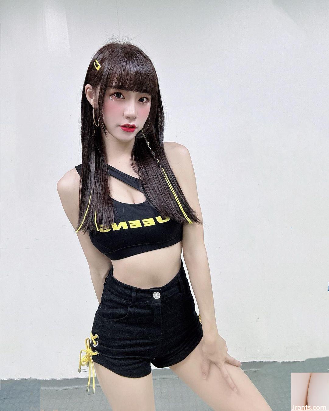 “Qianyu” Cô gái xinh đẹp đầy những quả bóng đầy đặn và đôi không thể ngăn được bộ ngực của mình (10p) - Ảnh 6