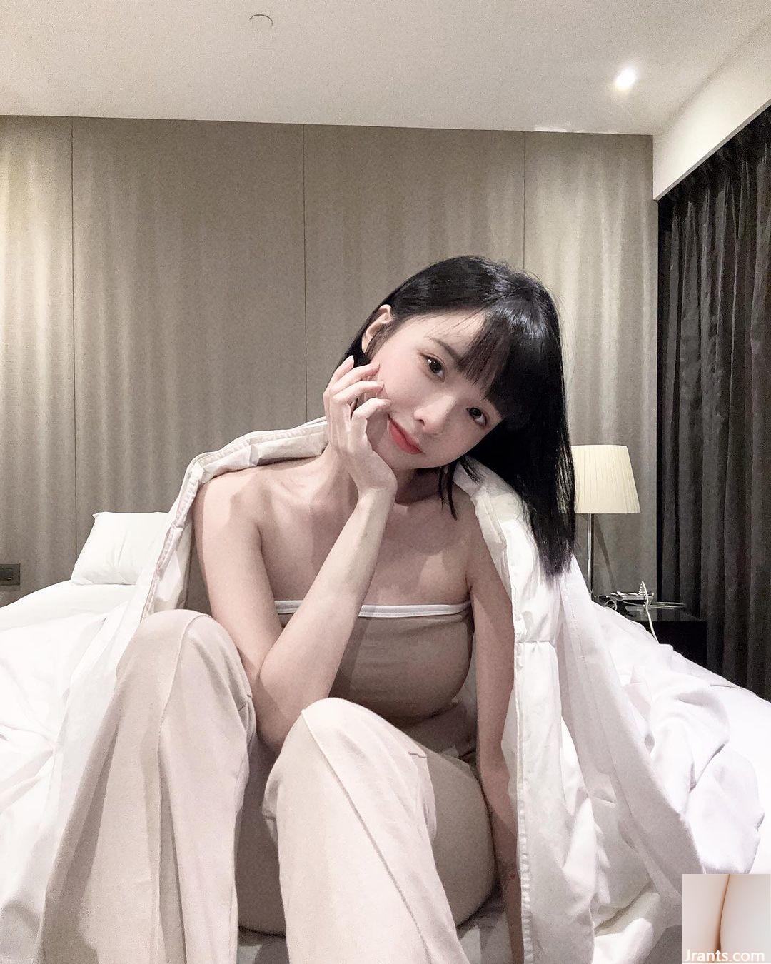 Vẻ đẹp gợi cảm “Xiao Zhixuan” có một nhân vật vượt ra ngoài trí tưởng tượng. Nó gần như rơi ra khỏi ngực (10p) - Ảnh 5