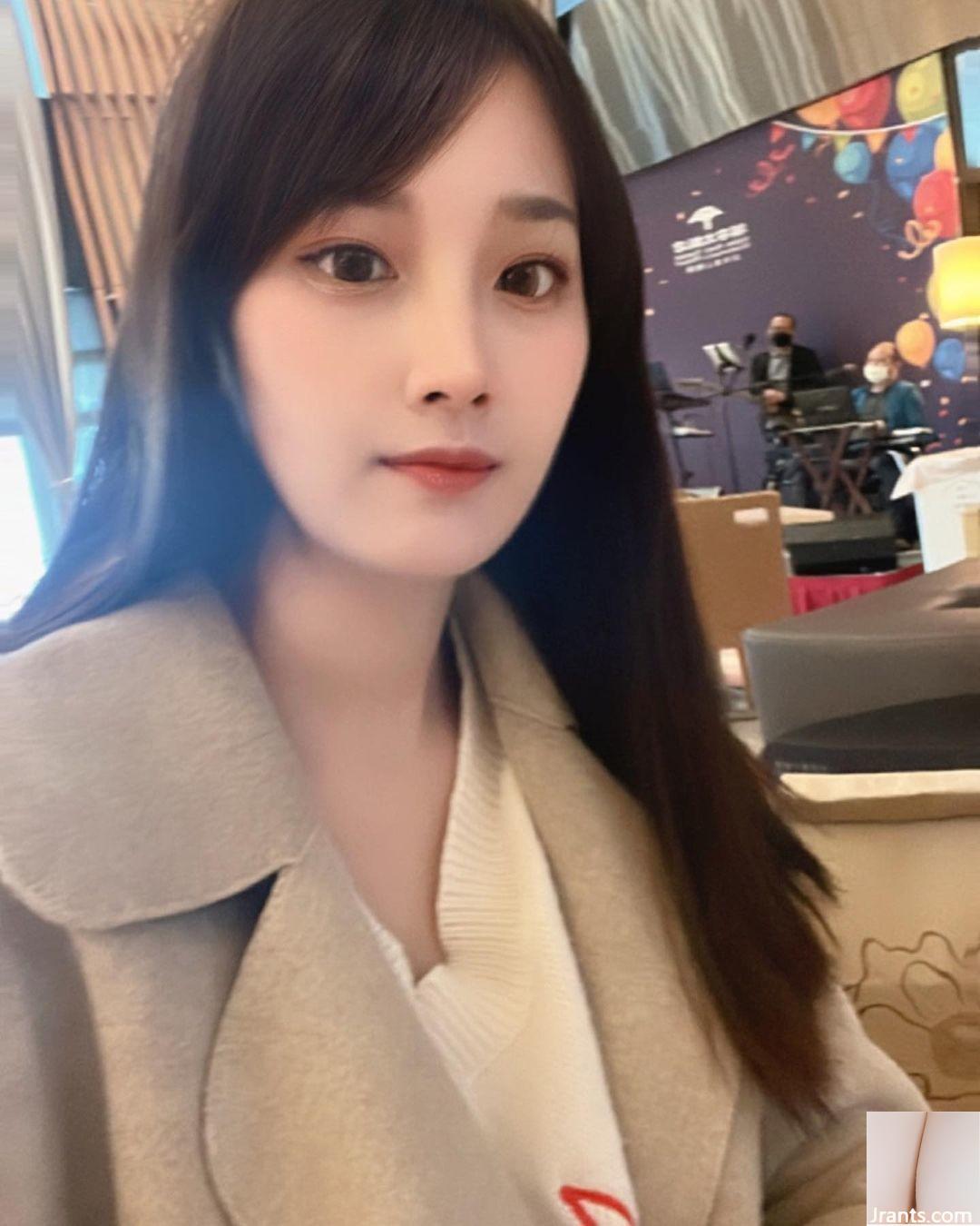 Tính khí “tuyết” của cô gái xinh đẹp là nhỏ và tươi, và đôi chân xinh đẹp chất lượng hàng đầu của cô ấy siêu trắng và dịu dàng (10p) - Ảnh 8