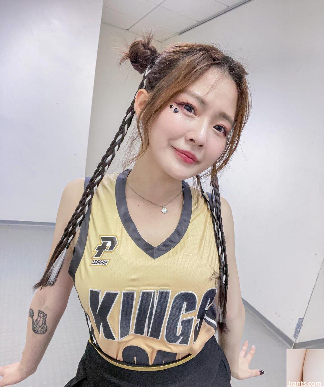 Cô gái xinh đẹp “Sunny Tinging” cho thấy cơ thể màu trắng và dịu dàng của cô trước vũ khí của cô (10p) - Ảnh 7