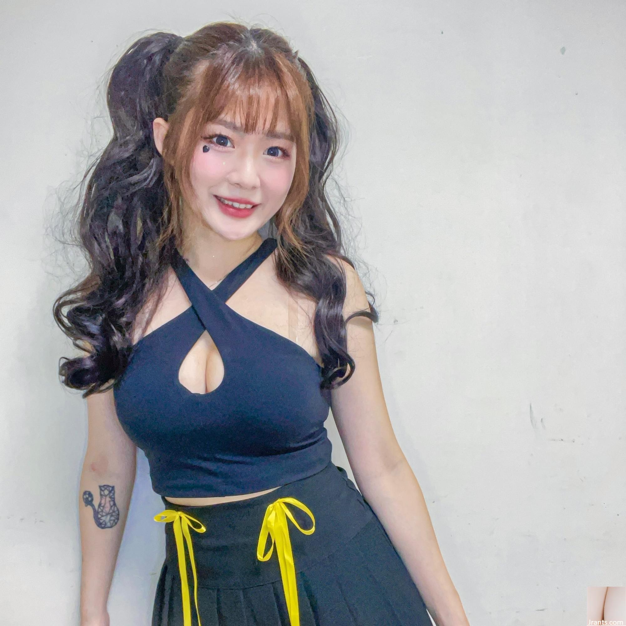 Cô gái xinh đẹp “Sunny Tinging” cho thấy cơ thể màu trắng và dịu dàng của cô trước vũ khí của cô (10p) - Ảnh 9