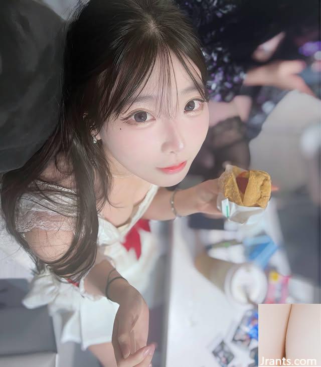 Người nổi tiếng trên internet ngọt ngào “Kelly” thật quyến rũ và hấp dẫn (10p) - Ảnh 6