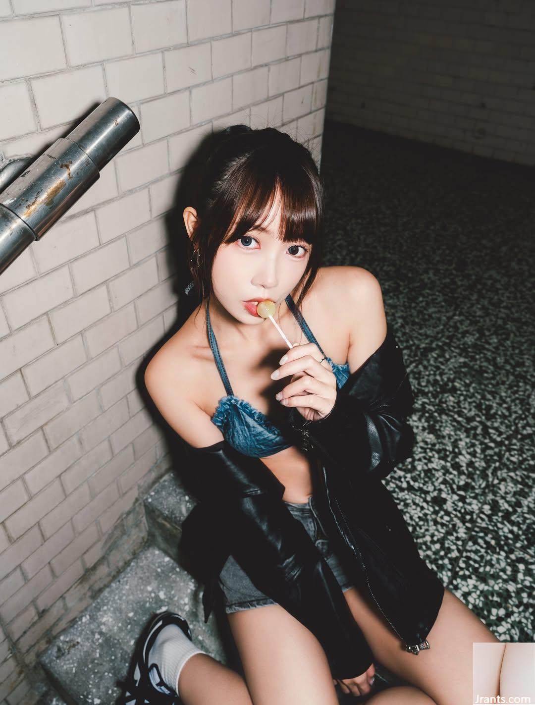 Cô gái trẻ gợi cảm “Hami” mặc một cách quyến rũ và thể hiện sự quyến rũ nóng bỏng của cô ấy (10p) - Ảnh 10