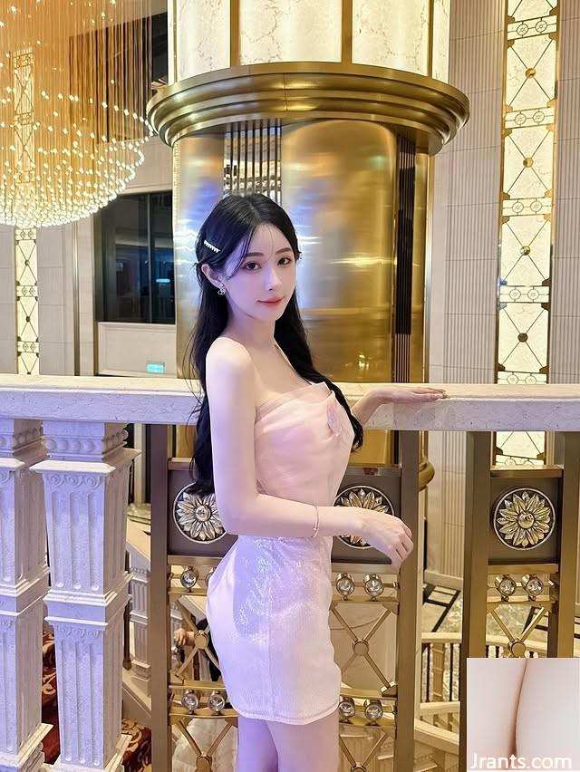 Phát sóng trực tiếp của cô gái xinh đẹp “Ula” có bộ ngực nóng bỏng và đẹp dưới khuôn mặt ngọt ngào của cô ấy (10p)