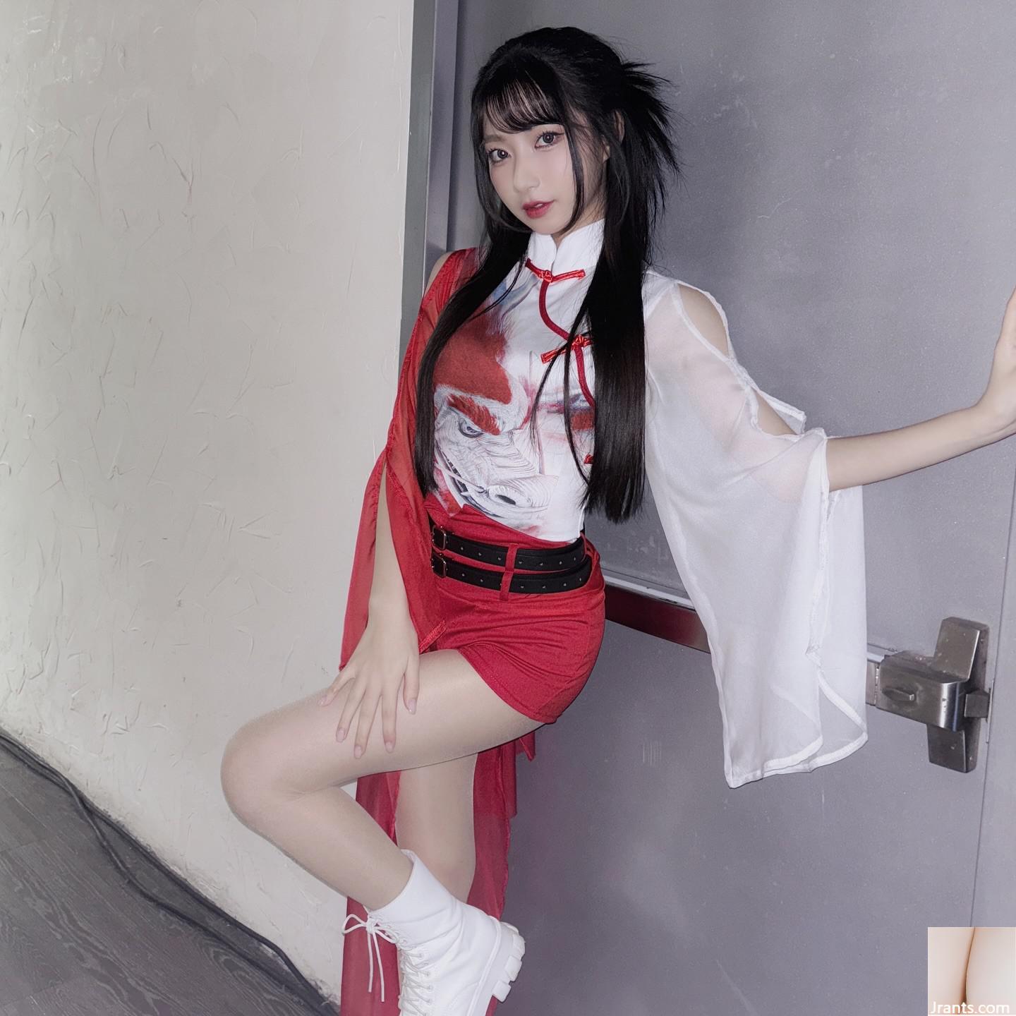 Cô gái xinh đẹp với đôi mắt điện toát ra một bầu không khí đẹp và gợi cảm và nóng bỏng khắp cơ thể (11p) - Ảnh 7