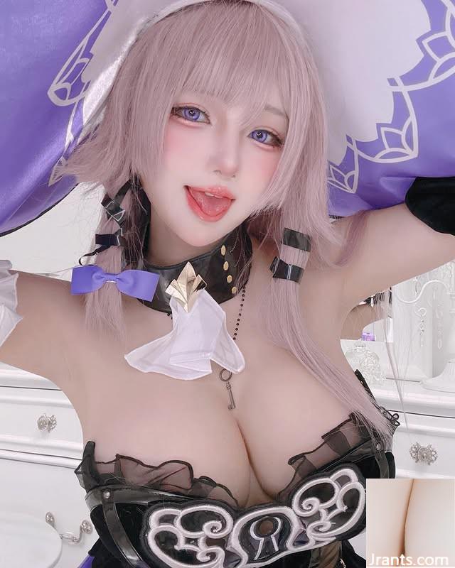 Cô gái xinh đẹp “Rai Li” có một viễn cảnh rất xấu xa và trông quá điên rồ. Cô ấy sẽ không che giấu cơ thể của mình cả (11p)