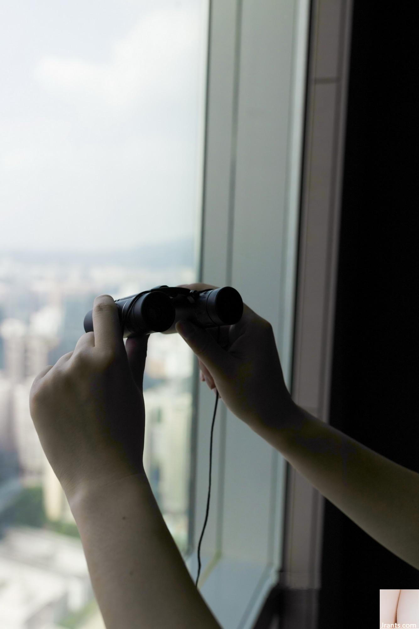 Vyeurism Kính viễn vọng (99p)