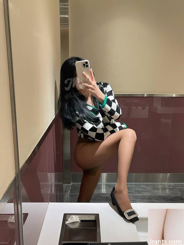 “Linvia99” Những chiếc vớ dài màu đen rất đẹp! (10p) - Ảnh 10