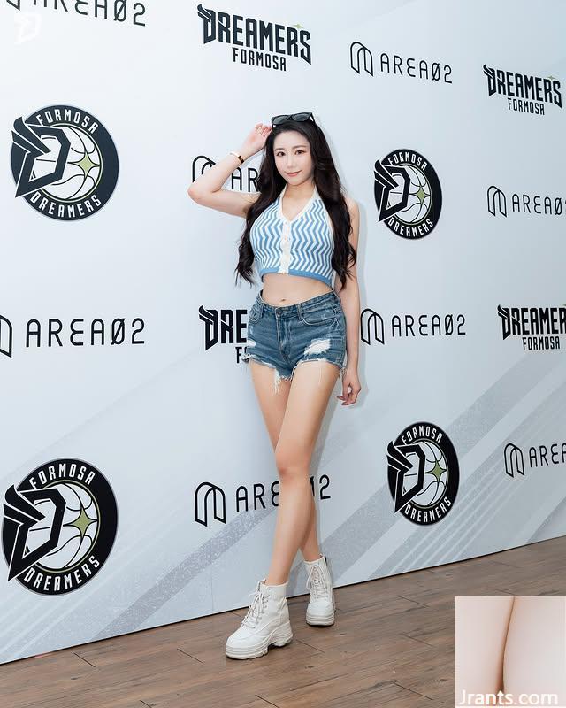 Ai có thể giữ được vẻ đẹp của người đẹp trực tuyến gợi cảm “Ariel C” (10p) - Ảnh 3