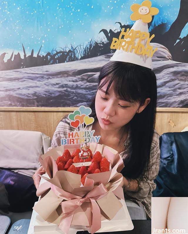 Bộ ngực đầy đặn “Cynthia xixi” rất bắt mắt (10p) - Ảnh 5