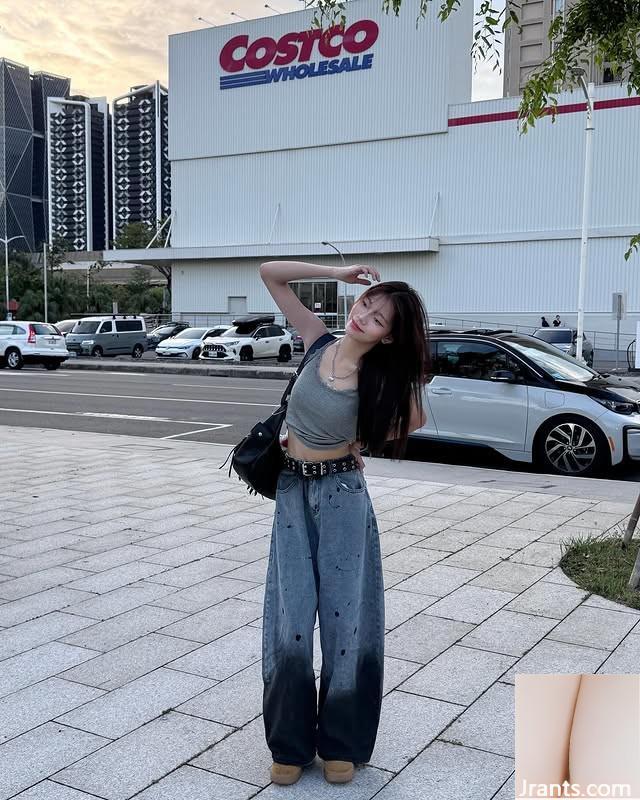 “Vicky” gợi cảm không thể ẩn rất dễ thương (10p)