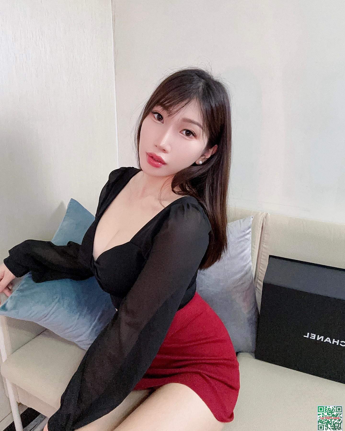 “_” Bộ ngực cắt thấp thực sự hoàn hảo (21p) - Ảnh 8