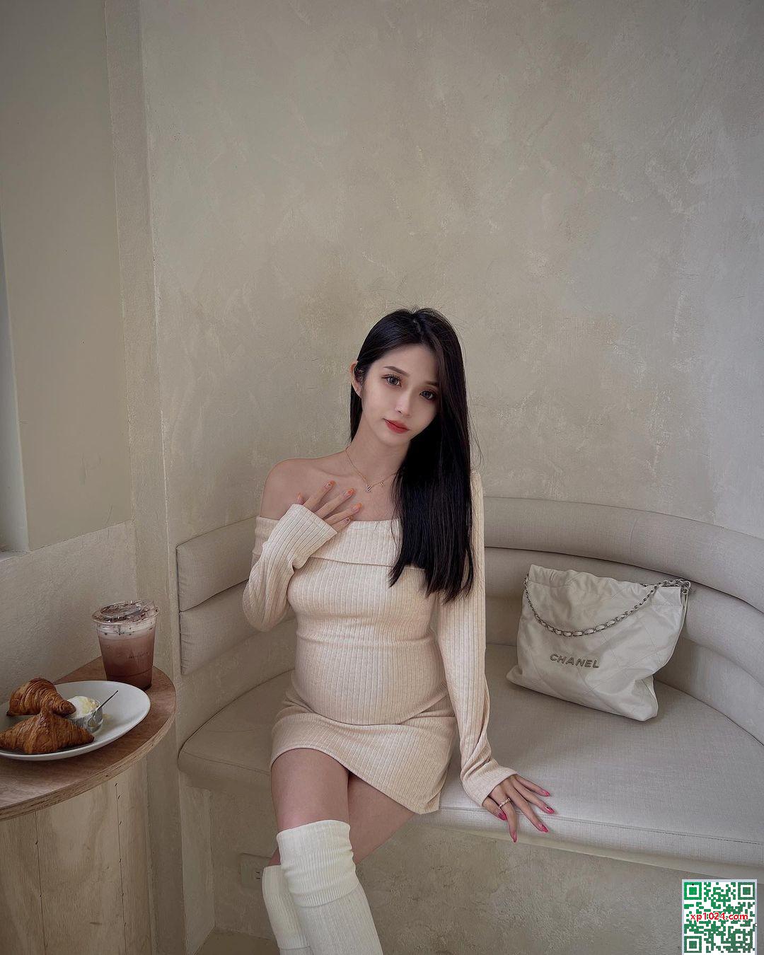 “Li Xin” Bộ ngực đầy đủ và đẹp không thể che giấu đôi chân quyến rũ của họ (25p) - Ảnh 17