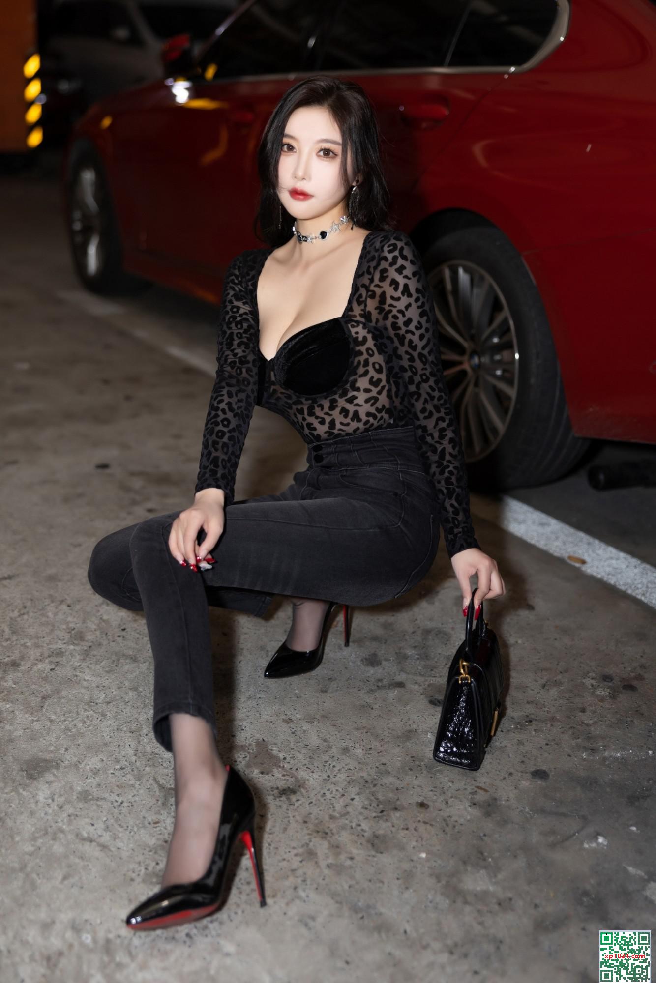 Yang Chenchen – Quần jean đen (100p) - Ảnh 11