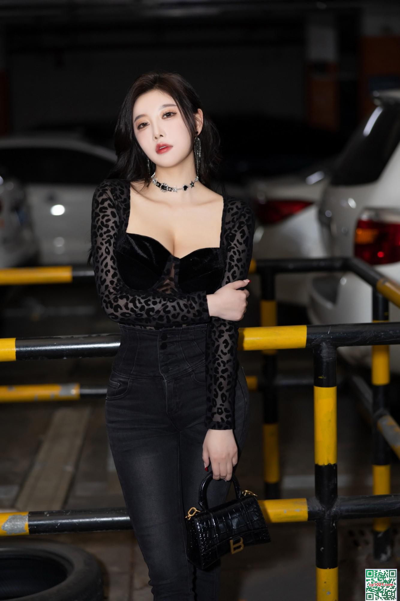 Yang Chenchen – Quần jean đen (100p) - Ảnh 12