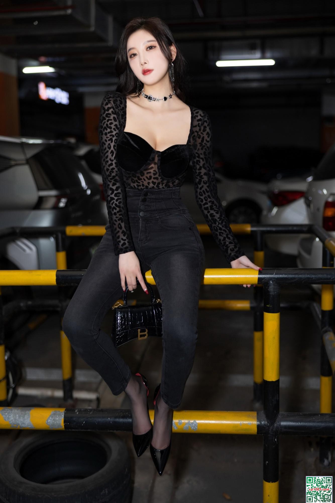 Yang Chenchen – Quần jean đen (100p) - Ảnh 14