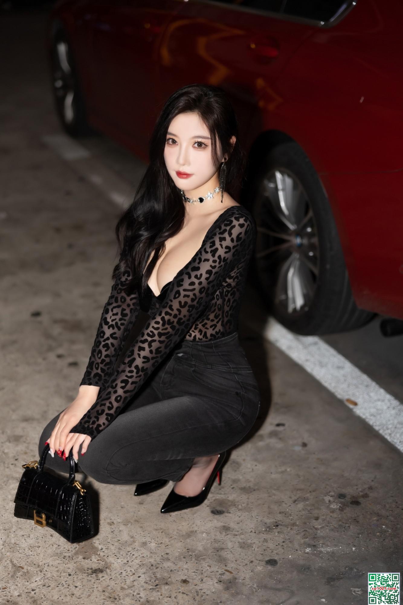 Yang Chenchen – Quần jean đen (100p) - Ảnh 6