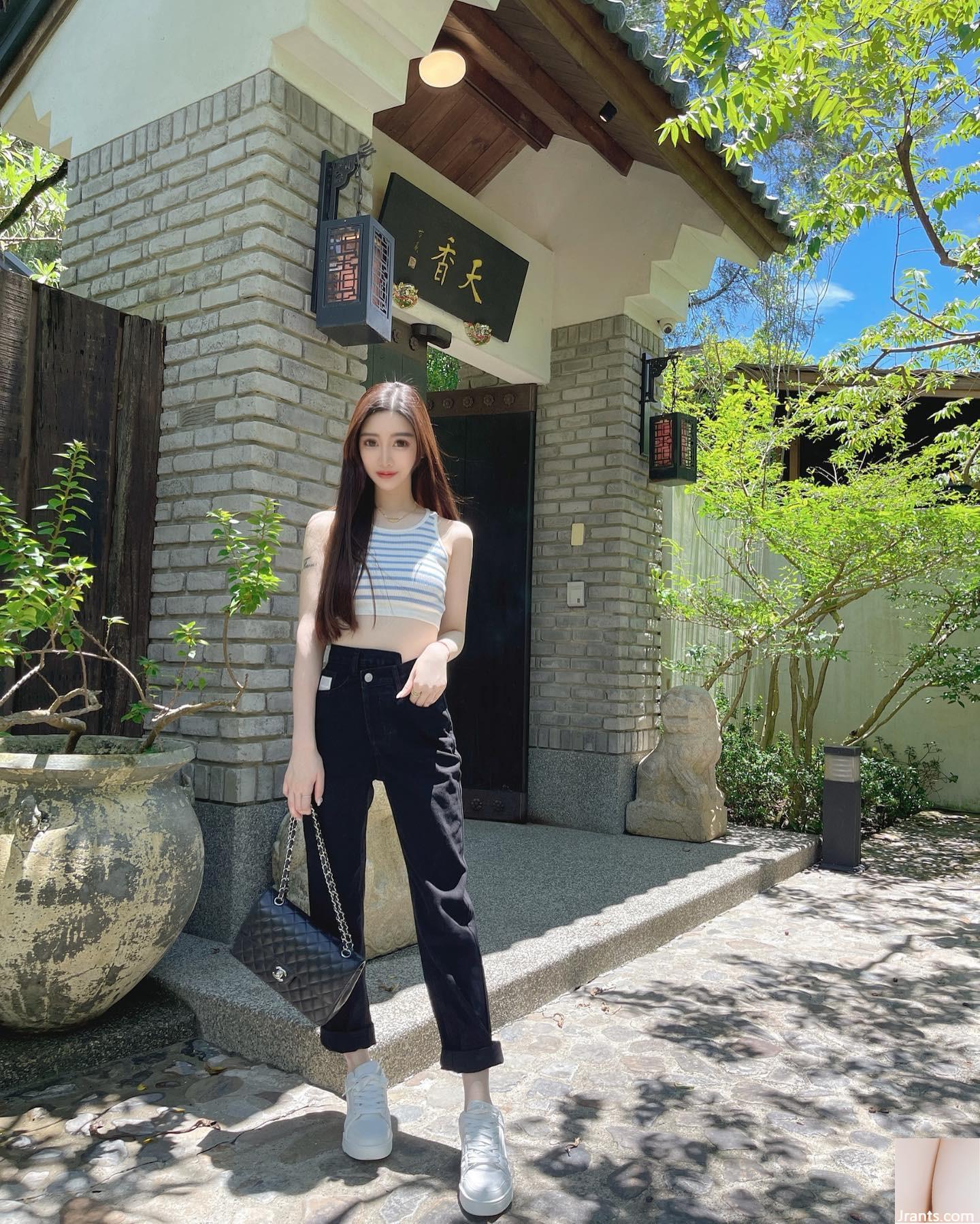 Các đường cong cơ thể “Fengfeng” rất bắt mắt trong nháy mắt (24p)