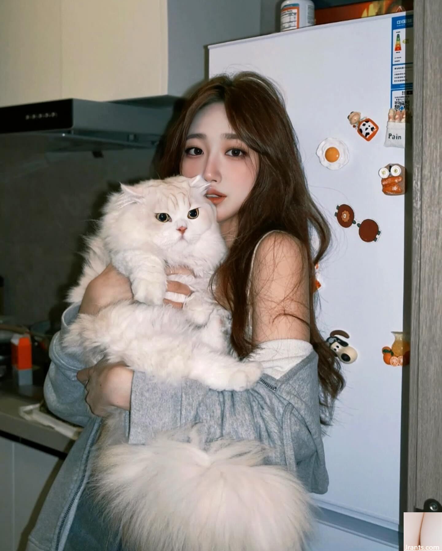 Đường cong vú “Yuge” làm cho mọi người không thể chịu đựng được (21p) - Ảnh 5