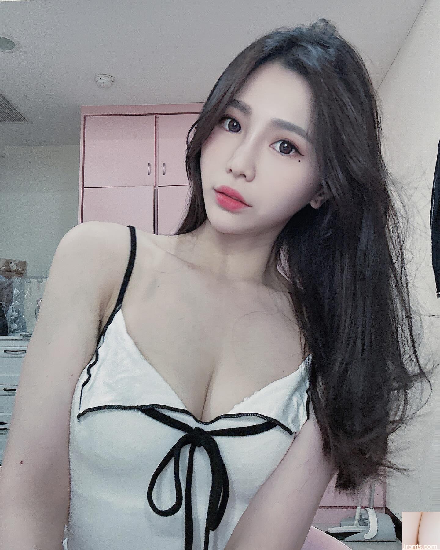 “Zhuzhu” rất mỏng và mỏng và mỏng và càng nóng khi bạn nhìn vào nó (16p)