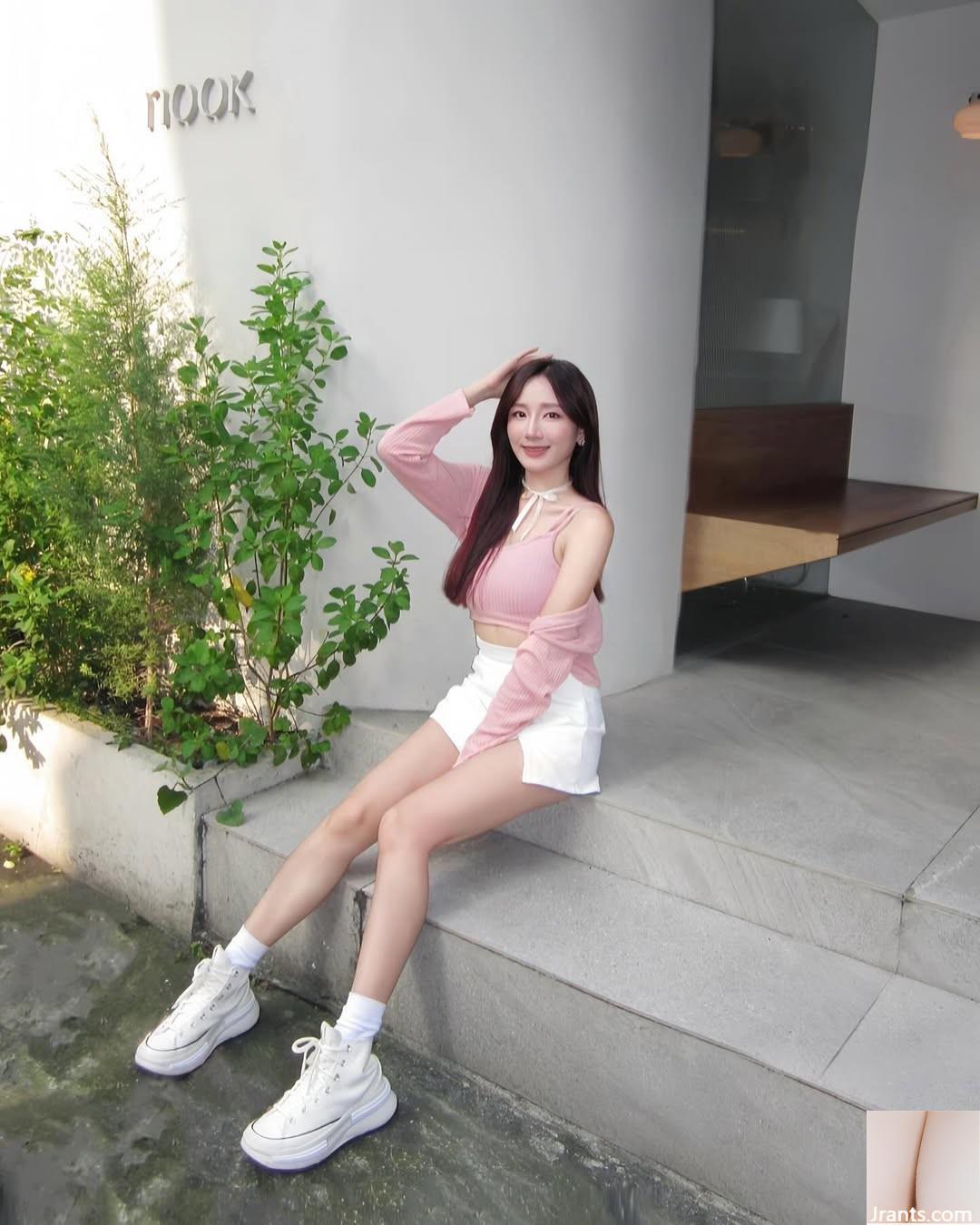 Cô gái trẻ chân dài “Pei Pei - Ảnh 13