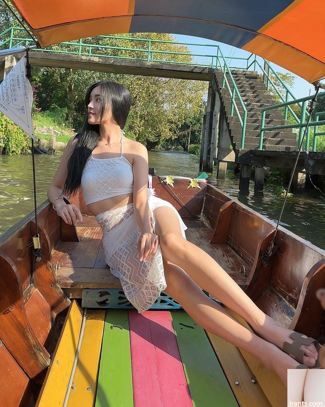 A Deep V Mở trên ngực “CIAN_YU_SHIUAN” Bộ ngực đẹp với con ngựa nhỏ (20p) - Ảnh 5