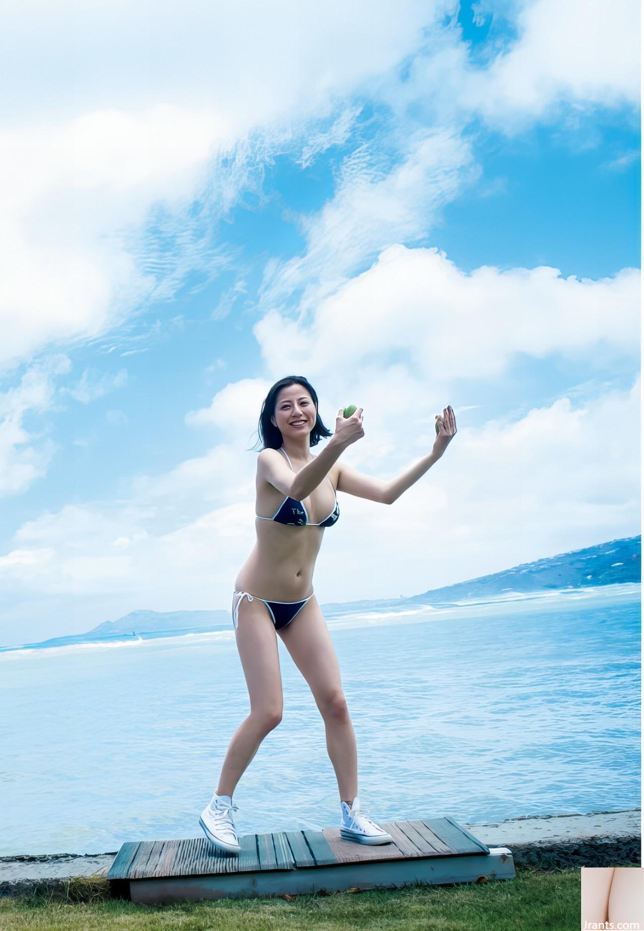 (Suzumoto Yumi) Bộ ngực tròn sắp khoe thân trên bầu trời (32p) - Ảnh 16